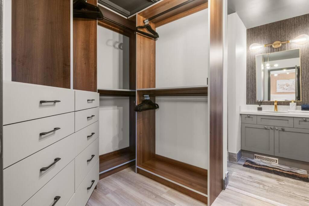 Holiday home Lux By Wem With Hot Tub Edmonton