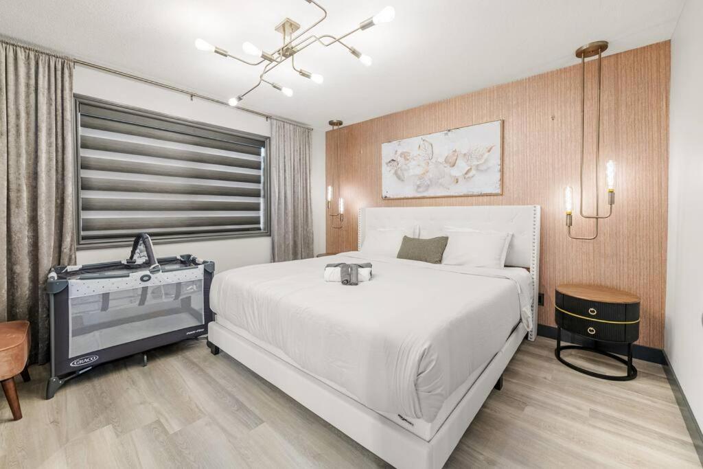 Lux By Wem With Hot Tub Holiday home *
