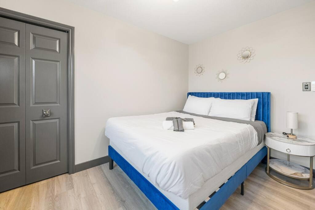Lux By Wem With Hot Tub Holiday home *