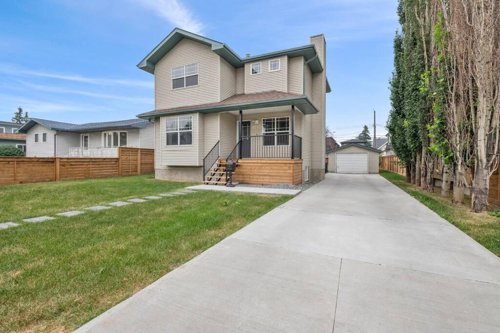 Holiday home Lux By Wem With Hot Tub Edmonton